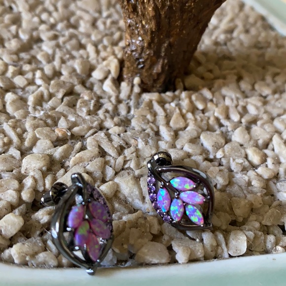 Vintage Jewelry - Vintages sterling opal amethyst leaf earring